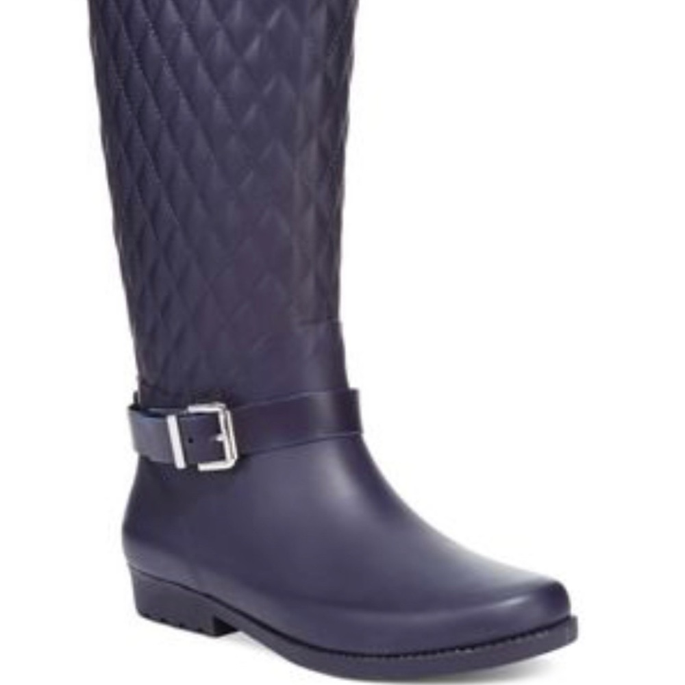 ✨Guess quilted Plum rubber rain/snow boots ✨